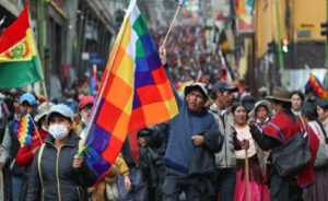 A LA DERECHA DE SU PANTALLA:BOLIVIA