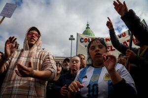 “Si la crueldad avanza, salimos a las plazas”