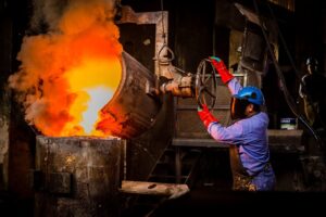La industria de la fundición cayó 11,3% interanual en julio y marcó el nivel más bajo de 2025: Alarma por los empleos industriales