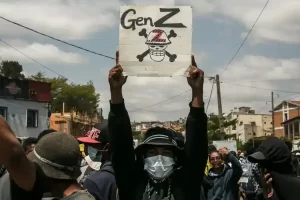 #EdiciónEspecialMotorCumple9¿Quiénes son los jóvenes de la Generación Z que están tomando las calles?