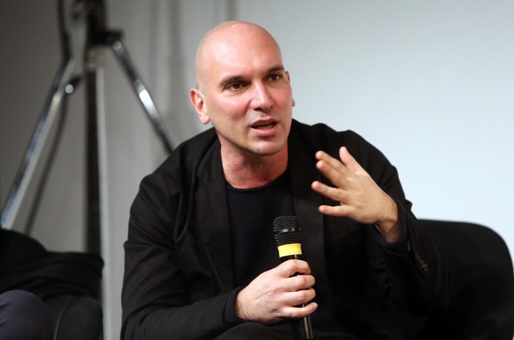 #EdiciónEspecialMotorCumple9/Matteo Pasquinelli: «El problema de la IA no tiene que ver con la inteligencia, sino con los monopolios»