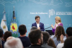 Kicillof criticó con dureza a Milei por «negociar con miedo y de rodillas» ante los Estados Unidos