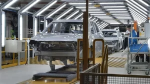 General Motors vuelve a frenar su producción y suspende a 600 empleados una semana al mes