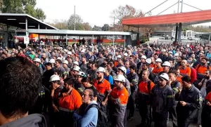 Paro total e indefinido en Acindar por despidos en contratistas