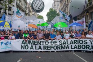 Aunque la CGT no convocó, más de cien gremios marcharán al Congreso cuando se vote la reforma laboral