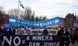 Con energía verde hacia la sequía/La protesta contra un proyecto minero en Mendoza, Argentina, revela las contradicciones del progreso verde.