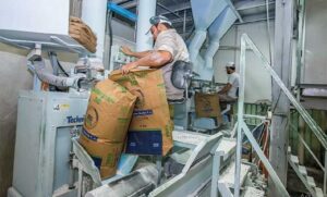 EXPLOTACIÓN/Se habilitó la jornada de trabajo de hasta 12 horas diarias