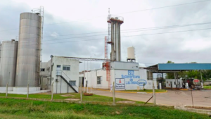 Sudamericana Lácteos hace 3 meses que no le paga a sus empleados y podría cerrar en un pueblo de sólo 2 mil empleados