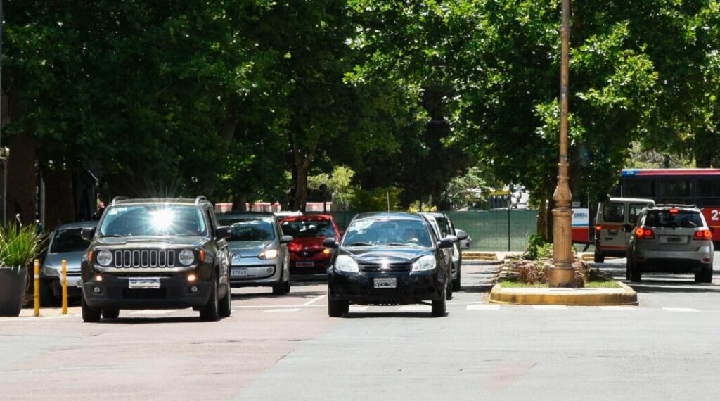 Provincia de Buenos Aires: La patente baja para el 75% de los vehículos y además se podrá pagar en hasta 10 cuotas