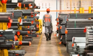 La producción de acero se desplomó en febrero con una caída del 22,5% y el sector advierte por la debilidad de la demanda interna