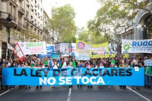 Buscan presentar una demanda judicial colectiva contra la Reforma de Glaciares con más de 100 mil participantes