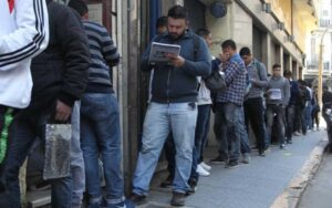 Según un informe oficial, se expande el empleo y crece el salario real/Artimañas estadísticas para disimular la caída del empleo
