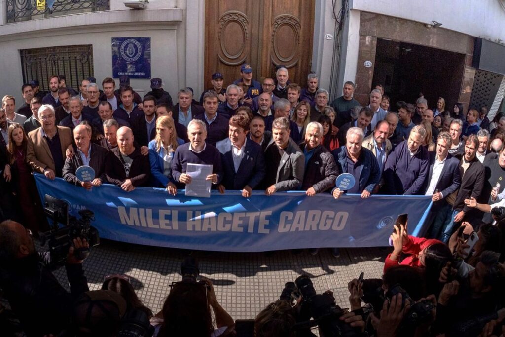 “Milei, hacete cargo”: intendentes y ministros de Kicillof reclamaron a Nación que pague los fondos para alimentos