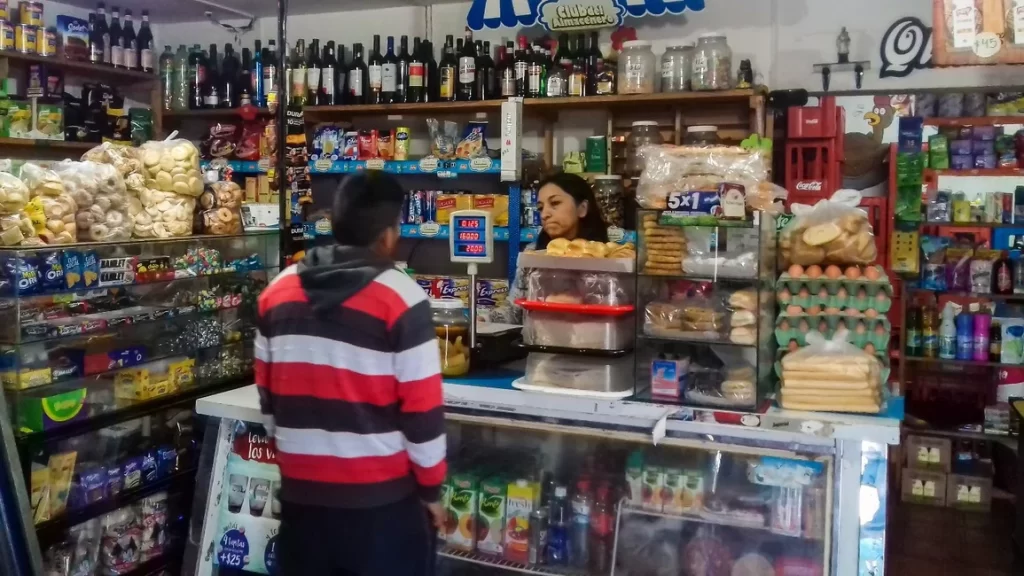 El consumo cayó en abril en los súper, autoservicios, mayoristas y comercios de barrio
