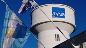 Caputo anunció la licitación de AySA