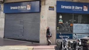 Colapso en Farmacias Dr. Ahorro: cerraron todas las sucursales y hay salarios impagos