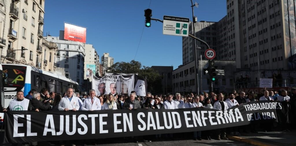 UN MENSAJE A MILEI Y LUGONES/Crisis sanitaria: diez puntos que explican la marcha en defensa de la salud pública
