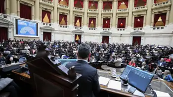 Diputados aprobó la Ley Hojarasca y bloqueó el intento de interpelar a Adorni