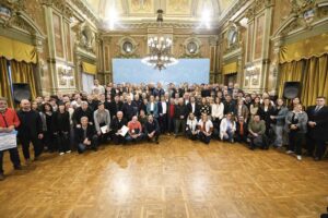 «Una catástrofe»: Kicillof se reunió con intendentes y describió el impacto del ajuste mileísta en el sistema de salud