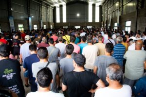 Granja Tres Arroyos : cerró hasta «nuevo aviso»/ 1.000 trabajadores sin cobrar