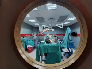 En medio de la crisis del sistema sanitario, la Provincia impulsa una reforma integral de la salud