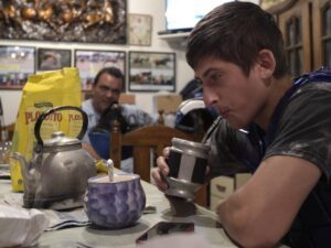 Investigadores de la UBA descubren que el mate podría retrasar el Parkinson