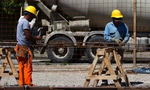 La construcción cayó para el 70% de las empresas y especialistas, y el 63% es pesimista a futuro