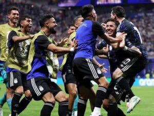 Argentina 2, Inglaterra 1: el que no salta, no juega la final
