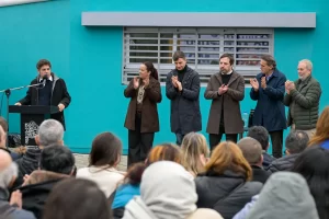 Kicillof: “Hoy las familias se están endeudando para comprar remedios y pagar el alquiler”
