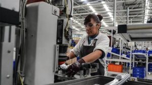 Los salarios registrados cayeron en ocho de lo últimos nueve meses