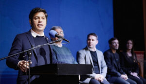 Kicillof aseguró que Milei “pone en venta” a la Argentina “al mejor postor”/ y afirmó que “destruir pymes es un suicidio para la Argentina”