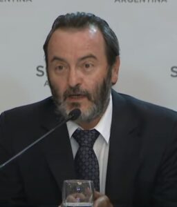 Horacio Rovelli: “La deuda no tiene forma de pagarse y ese default ya tiene precio: nuestros recursos naturales”