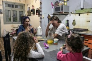 ATE ratificó la movilización contra el endeudamiento de las familias trabajadoras: «Estamos frente a un drama social»