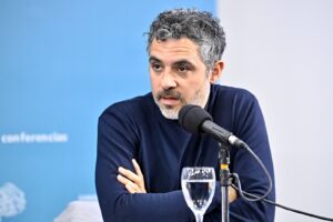 Girard: “La motosierra terminó siendo un plan para bajar salarios y endeudar a las familias”