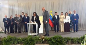 El diálogo cierra su primer ciclo con dos acuerdos: renovación total del TSJ y recuperación de los activos retenidos en Londres