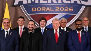 El autoritarismo teje con mentira su disfraz