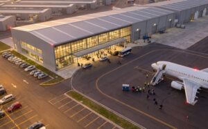 LA PLATA CON UN AEROPUERTO PENSANDO A FUTURO/Julio Alak presentó el plan para transformar el aeropuerto local en un centro logístico multimodal