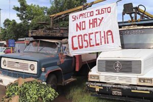 Fuerte protesta de yerbateros contra Javier Milei en Misiones