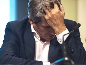 El economista Alberto Ades hizo públicas sus dudas con el modelo de Luis caputo El “ministro infiltrado”, el Faro y el ruido